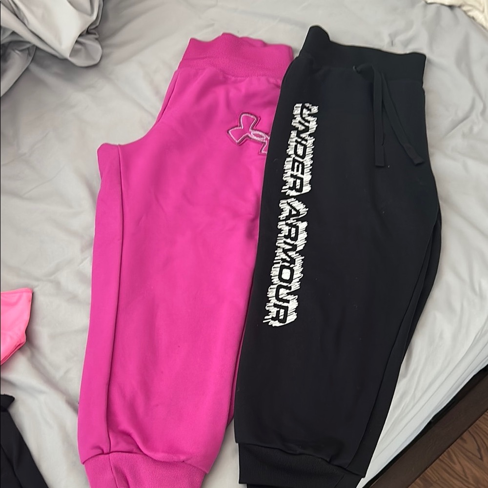 Under Armour women’s medium pink and medium black capri joggers